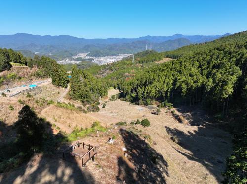 等妙寺旧境内　展望場上空より（令和5年12月撮影）