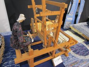 織機ミニサイズ展示