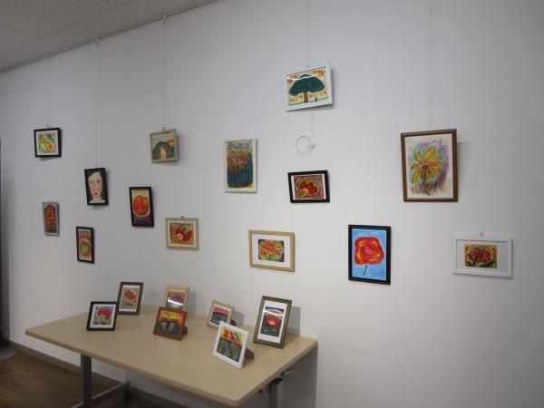 絵画展の全体風景