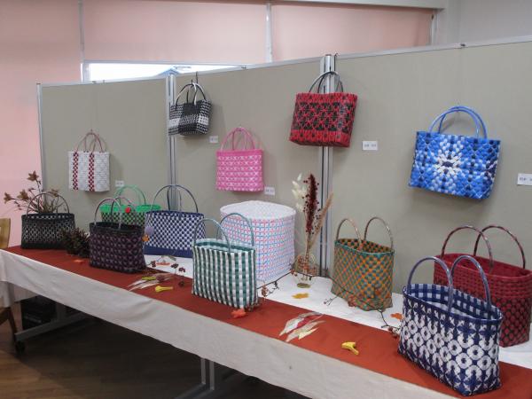 左側壁面作品展示